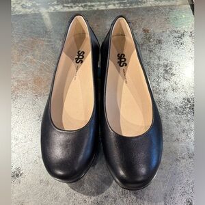 SAS Women's Classic Black Leather Loafers